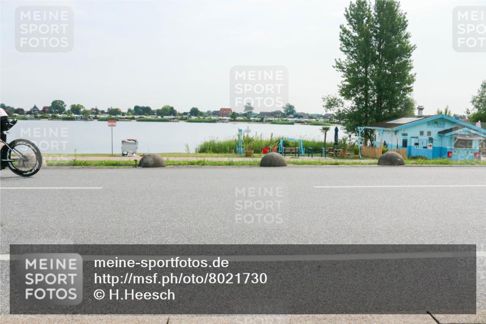 15.06.2025 - 27. Vierlanden-Triathlon H.Heesch http://msf.ph/oto/8021730 15.06.2025 09:54:15 Radfahren 64 meine-sportfotos.de