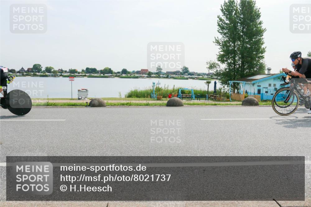 15.06.2025 - 27. Vierlanden-Triathlon H.Heesch http://msf.ph/oto/8021737 15.06.2025 09:54:20 Radfahren 30, 64, 94, 248 meine-sportfotos.de