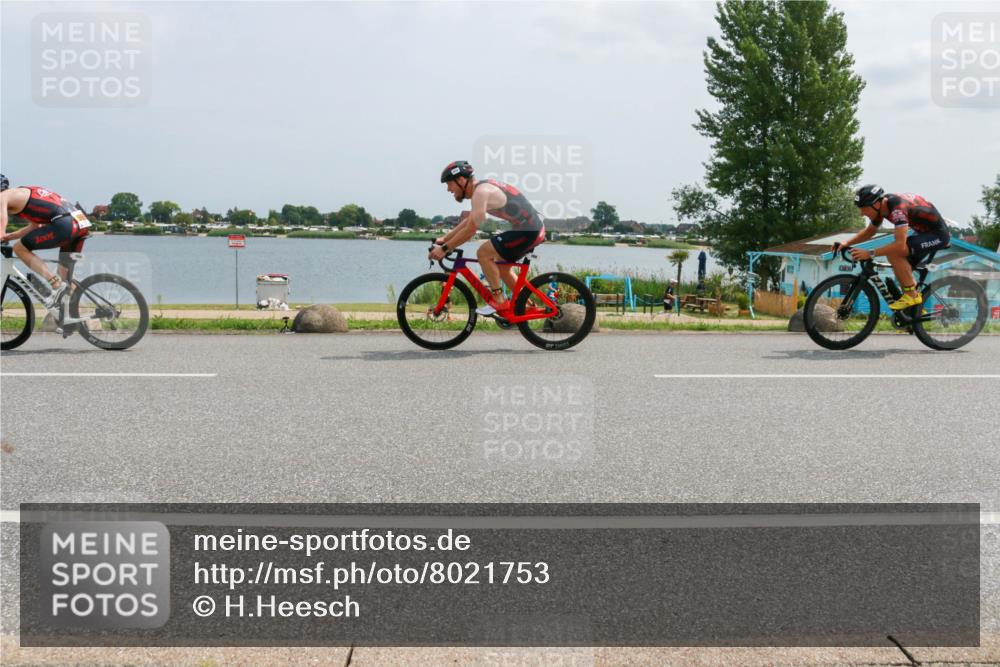 21.06.2025 - 27. Vierlanden-Triathlon H.Heesch http://msf.ph/oto/8021753 15.06.2025 12:05:29 Radfahren 931, 957, 989, 990, 991, 992, 993 meine-sportfotos.de
