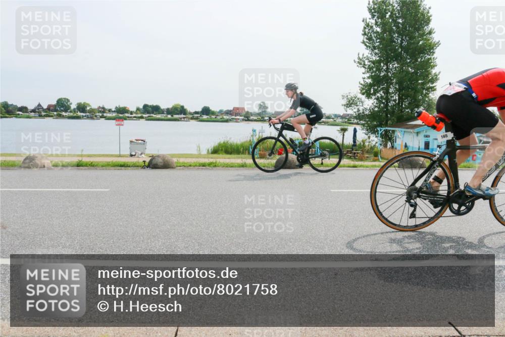15.06.2025 - 27. Vierlanden-Triathlon H.Heesch http://msf.ph/oto/8021758 15.06.2025 10:27:30 Radfahren 165, 176, 492, 522, 549, 628 meine-sportfotos.de