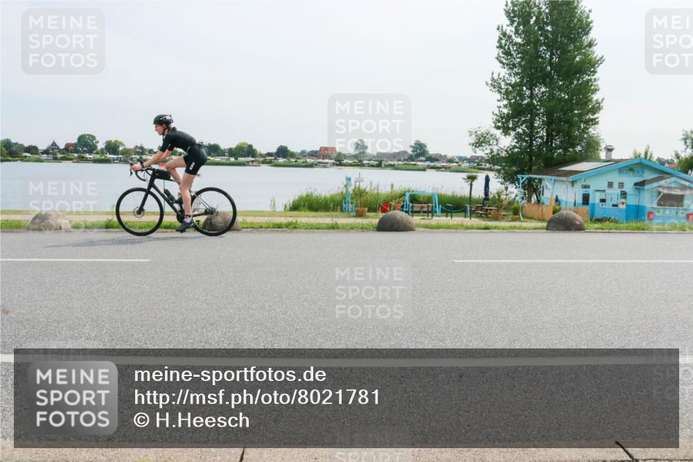 15.06.2025 - 27. Vierlanden-Triathlon H.Heesch http://msf.ph/oto/8021781 15.06.2025 10:27:30 Radfahren 165, 176, 492, 522, 549, 628 meine-sportfotos.de
