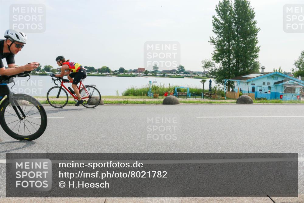 15.06.2025 - 27. Vierlanden-Triathlon H.Heesch http://msf.ph/oto/8021782 15.06.2025 09:54:27 Radfahren 30, 49, 73, 122, 128, 199, 248 meine-sportfotos.de