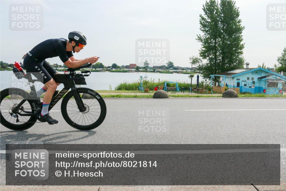 15.06.2025 - 27. Vierlanden-Triathlon H.Heesch http://msf.ph/oto/8021814 15.06.2025 09:54:42 Radfahren 137, 213 meine-sportfotos.de