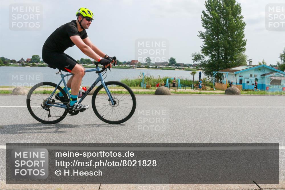 21.06.2025 - 27. Vierlanden-Triathlon H.Heesch http://msf.ph/oto/8021828 15.06.2025 12:05:31 Radfahren 931, 957, 989, 990, 991, 992, 993 meine-sportfotos.de