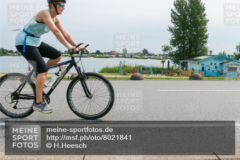 15.06.2025 - 27. Vierlanden-Triathlon H.Heesch http://msf.ph/oto/8021841 15.06.2025 11:16:41 Radfahren 204, 478, 797, 828, 953 meine-sportfotos.de