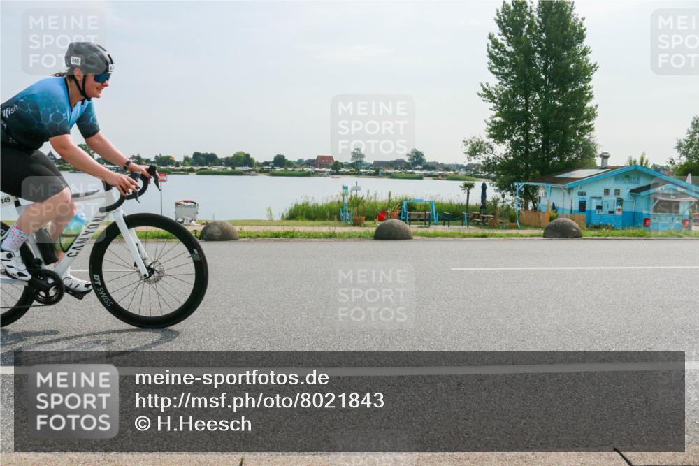 15.06.2025 - 27. Vierlanden-Triathlon H.Heesch http://msf.ph/oto/8021843 15.06.2025 09:55:03 Radfahren  meine-sportfotos.de