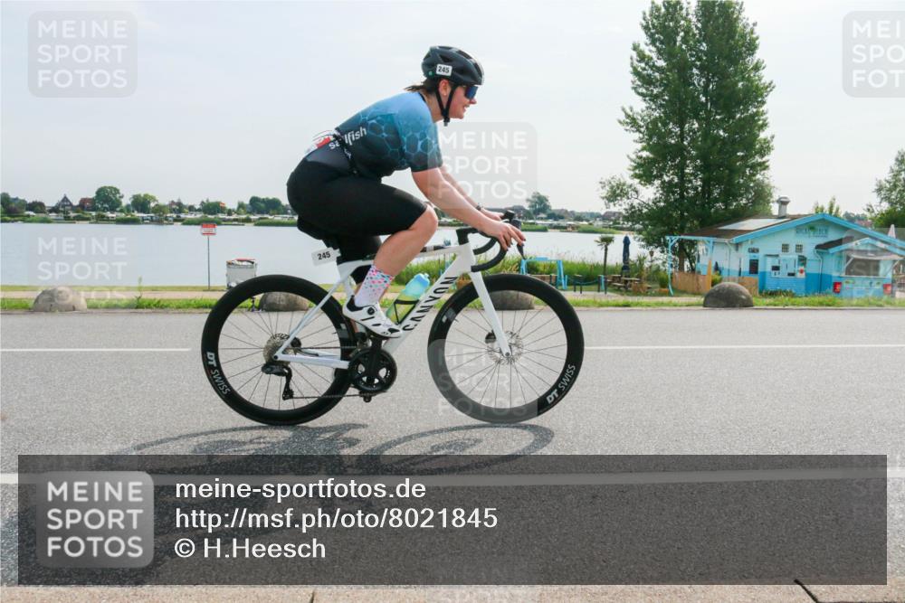 15.06.2025 - 27. Vierlanden-Triathlon H.Heesch http://msf.ph/oto/8021845 15.06.2025 09:55:03 Radfahren  meine-sportfotos.de