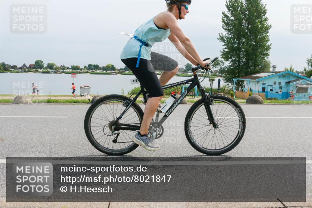 15.06.2025 - 27. Vierlanden-Triathlon H.Heesch http://msf.ph/oto/8021847 15.06.2025 11:16:41 Radfahren 204, 478, 797, 828, 953 meine-sportfotos.de