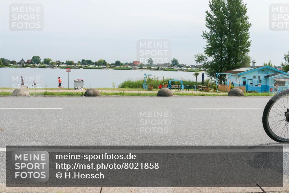 21.06.2025 - 27. Vierlanden-Triathlon H.Heesch http://msf.ph/oto/8021858 15.06.2025 11:16:41 Radfahren 204, 478, 797, 828, 953 meine-sportfotos.de