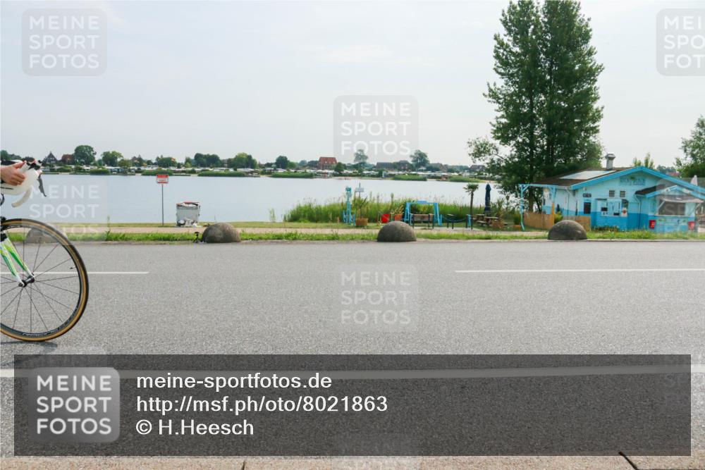 15.06.2025 - 27. Vierlanden-Triathlon H.Heesch http://msf.ph/oto/8021863 15.06.2025 09:55:17 Radfahren 104, 224 meine-sportfotos.de