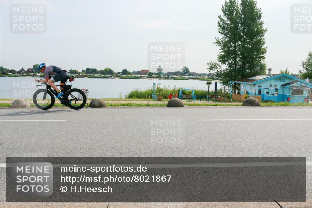 15.06.2025 - 27. Vierlanden-Triathlon H.Heesch http://msf.ph/oto/8021867 15.06.2025 09:55:40 Radfahren 2, 58, 237 meine-sportfotos.de