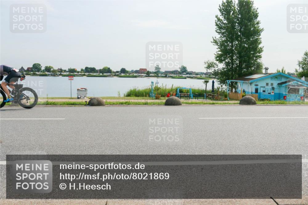 15.06.2025 - 27. Vierlanden-Triathlon H.Heesch http://msf.ph/oto/8021869 15.06.2025 09:55:40 Radfahren 2, 58, 237 meine-sportfotos.de