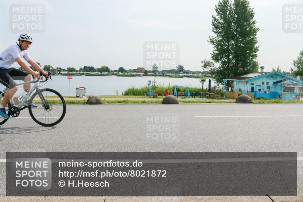 15.06.2025 - 27. Vierlanden-Triathlon H.Heesch http://msf.ph/oto/8021872 15.06.2025 09:55:43 Radfahren 2, 58, 237 meine-sportfotos.de