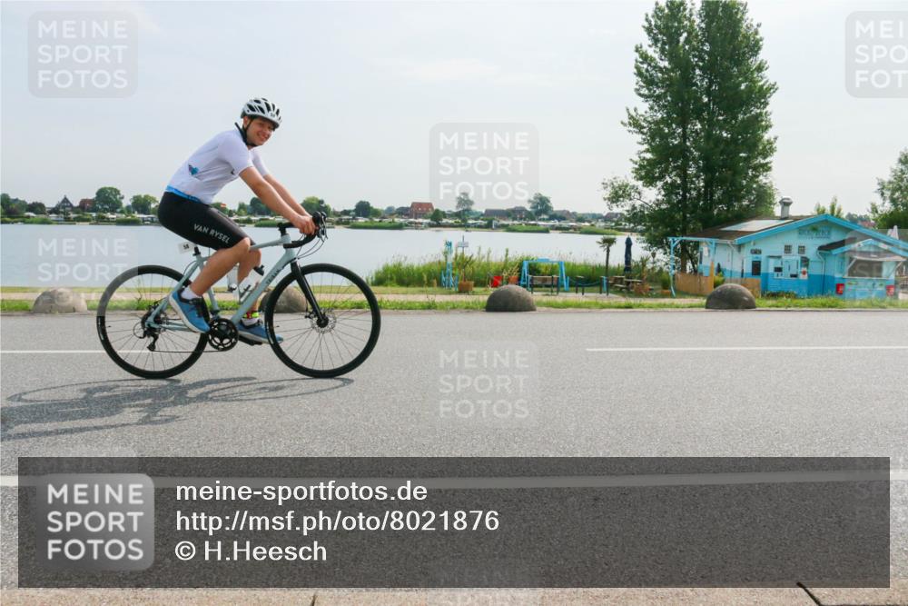 15.06.2025 - 27. Vierlanden-Triathlon H.Heesch http://msf.ph/oto/8021876 15.06.2025 09:55:43 Radfahren 2, 58, 237 meine-sportfotos.de