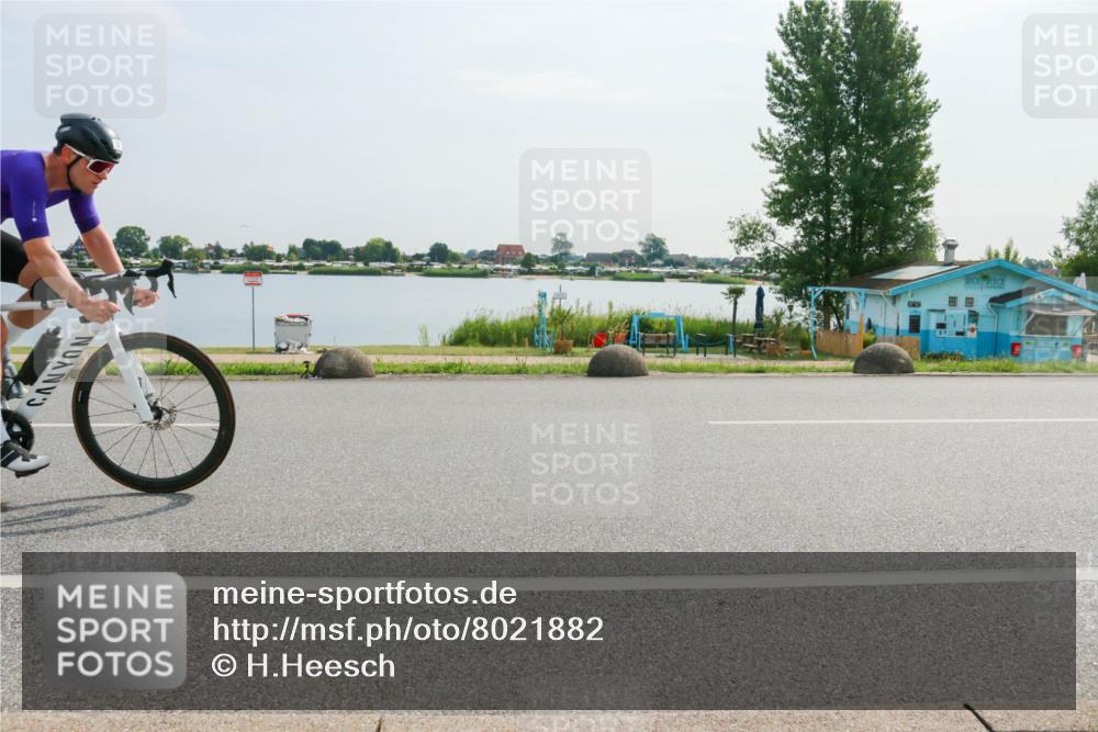 15.06.2025 - 27. Vierlanden-Triathlon H.Heesch http://msf.ph/oto/8021882 15.06.2025 09:55:48 Radfahren 5 meine-sportfotos.de