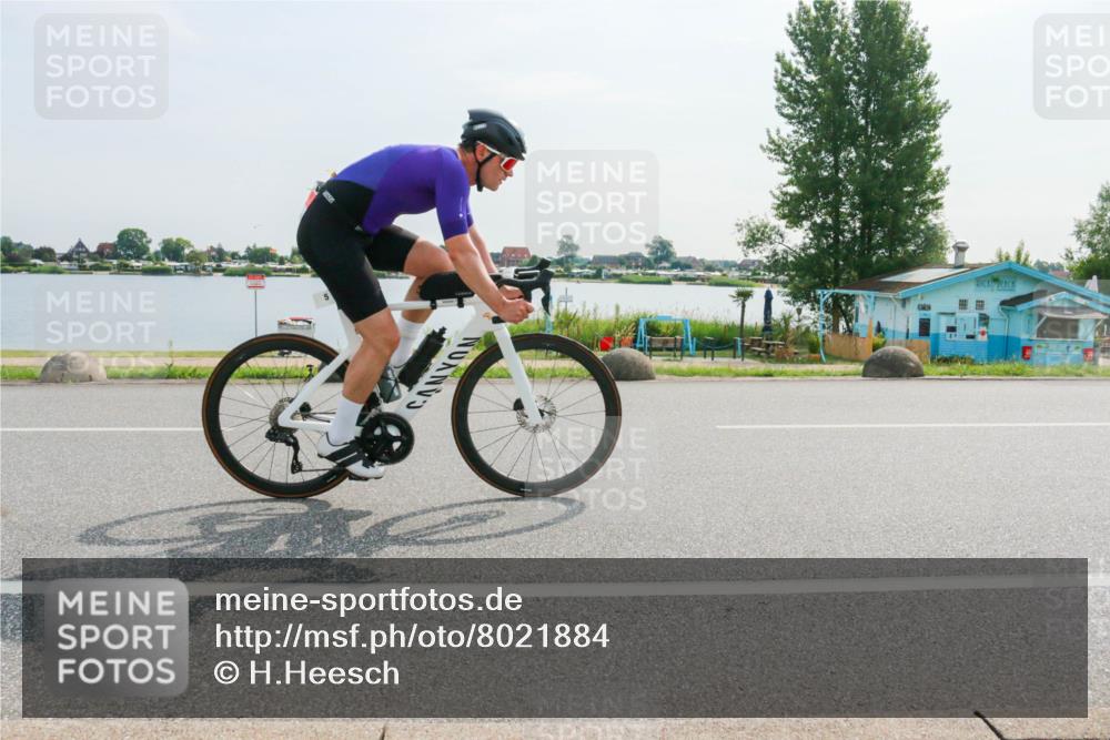 15.06.2025 - 27. Vierlanden-Triathlon H.Heesch http://msf.ph/oto/8021884 15.06.2025 09:55:48 Radfahren 5 meine-sportfotos.de