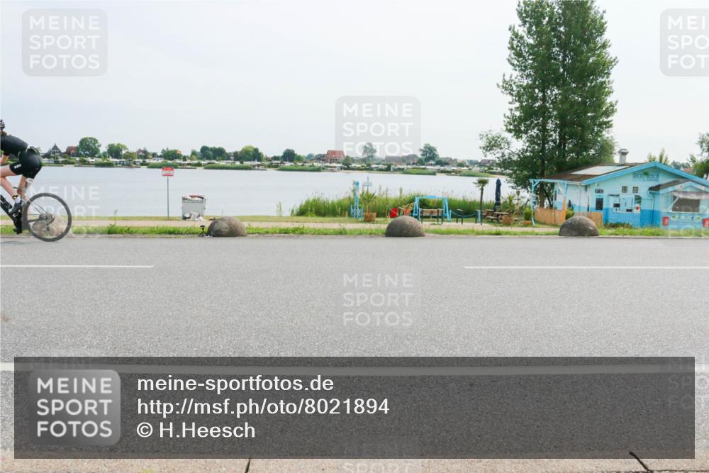 15.06.2025 - 27. Vierlanden-Triathlon H.Heesch http://msf.ph/oto/8021894 15.06.2025 10:27:30 Radfahren 165, 176, 492, 522, 549, 628 meine-sportfotos.de