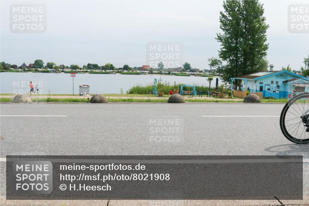 15.06.2025 - 27. Vierlanden-Triathlon H.Heesch http://msf.ph/oto/8021908 15.06.2025 11:16:43 Radfahren 204, 478, 797, 828 meine-sportfotos.de