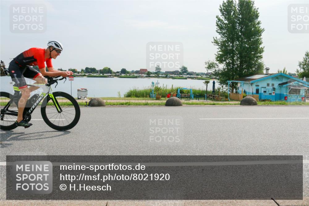 15.06.2025 - 27. Vierlanden-Triathlon H.Heesch http://msf.ph/oto/8021920 15.06.2025 09:56:09 Radfahren 11, 59, 191, 250 meine-sportfotos.de