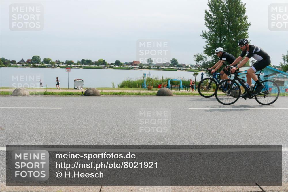 15.06.2025 - 27. Vierlanden-Triathlon H.Heesch http://msf.ph/oto/8021921 15.06.2025 11:16:53 Radfahren 857, 874 meine-sportfotos.de