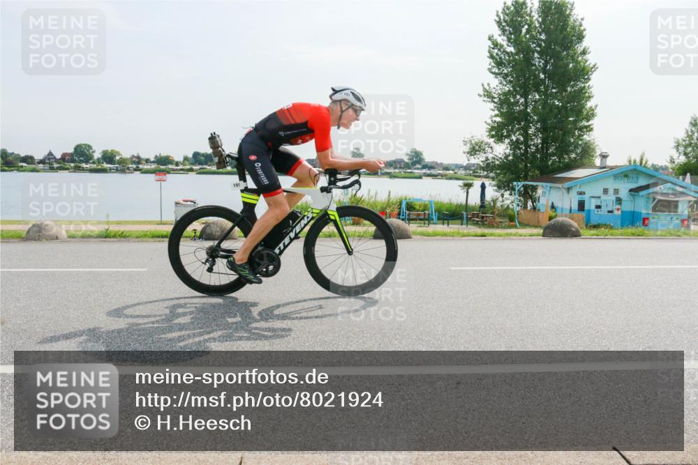 15.06.2025 - 27. Vierlanden-Triathlon H.Heesch http://msf.ph/oto/8021924 15.06.2025 09:56:09 Radfahren 11, 59, 191, 250 meine-sportfotos.de