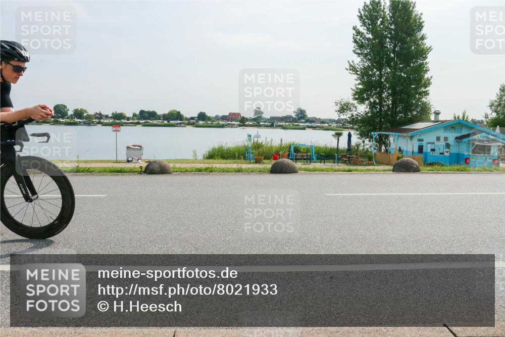 15.06.2025 - 27. Vierlanden-Triathlon H.Heesch http://msf.ph/oto/8021933 15.06.2025 09:56:11 Radfahren 11, 59, 191, 250 meine-sportfotos.de