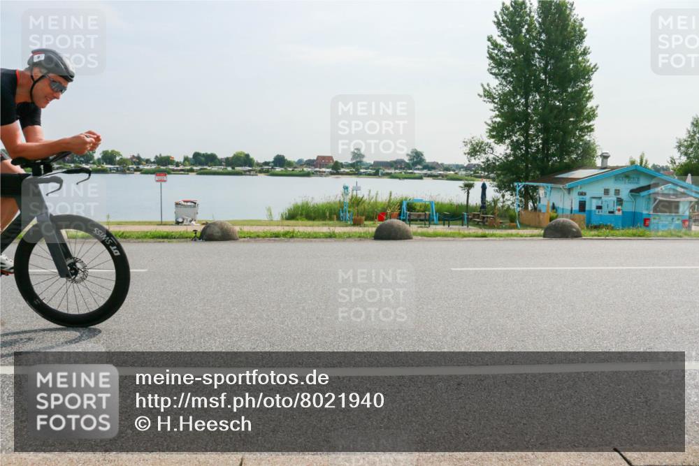 15.06.2025 - 27. Vierlanden-Triathlon H.Heesch http://msf.ph/oto/8021940 15.06.2025 09:56:16 Radfahren 9, 45, 77 meine-sportfotos.de
