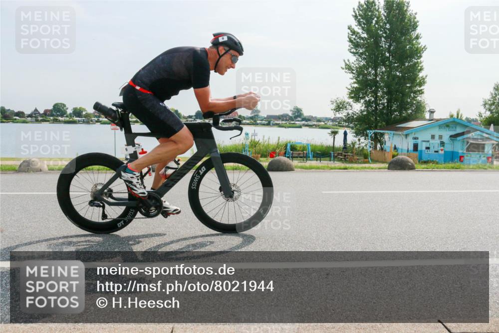 15.06.2025 - 27. Vierlanden-Triathlon H.Heesch http://msf.ph/oto/8021944 15.06.2025 09:56:16 Radfahren 9, 45, 77 meine-sportfotos.de