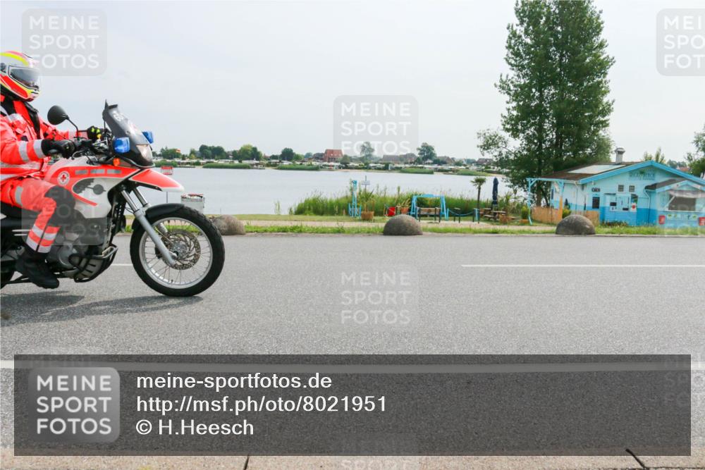 15.06.2025 - 27. Vierlanden-Triathlon H.Heesch http://msf.ph/oto/8021951 15.06.2025 10:27:31 Radfahren 165, 492, 522, 549, 628 meine-sportfotos.de