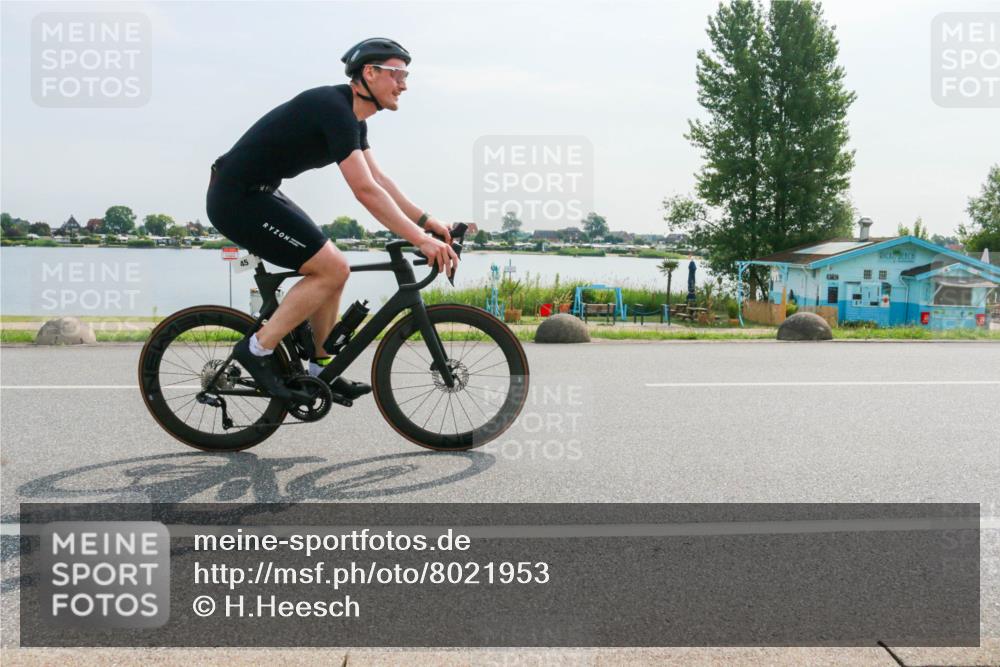 15.06.2025 - 27. Vierlanden-Triathlon H.Heesch http://msf.ph/oto/8021953 15.06.2025 09:56:17 Radfahren 9, 45, 77 meine-sportfotos.de