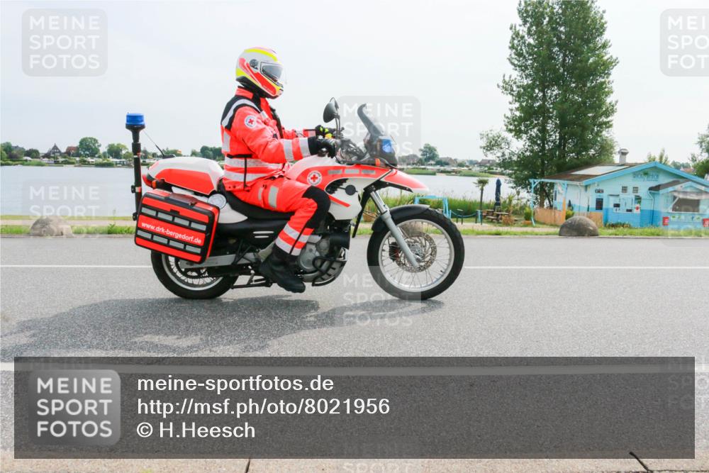 15.06.2025 - 27. Vierlanden-Triathlon H.Heesch http://msf.ph/oto/8021956 15.06.2025 10:27:31 Radfahren 165, 492, 522, 549, 628 meine-sportfotos.de