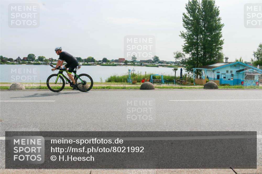 15.06.2025 - 27. Vierlanden-Triathlon H.Heesch http://msf.ph/oto/8021992 15.06.2025 09:56:31 Radfahren 151, 218 meine-sportfotos.de