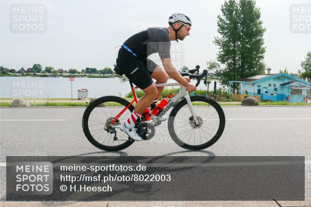 15.06.2025 - 27. Vierlanden-Triathlon H.Heesch http://msf.ph/oto/8022003 15.06.2025 09:56:48 Radfahren 35, 67 meine-sportfotos.de