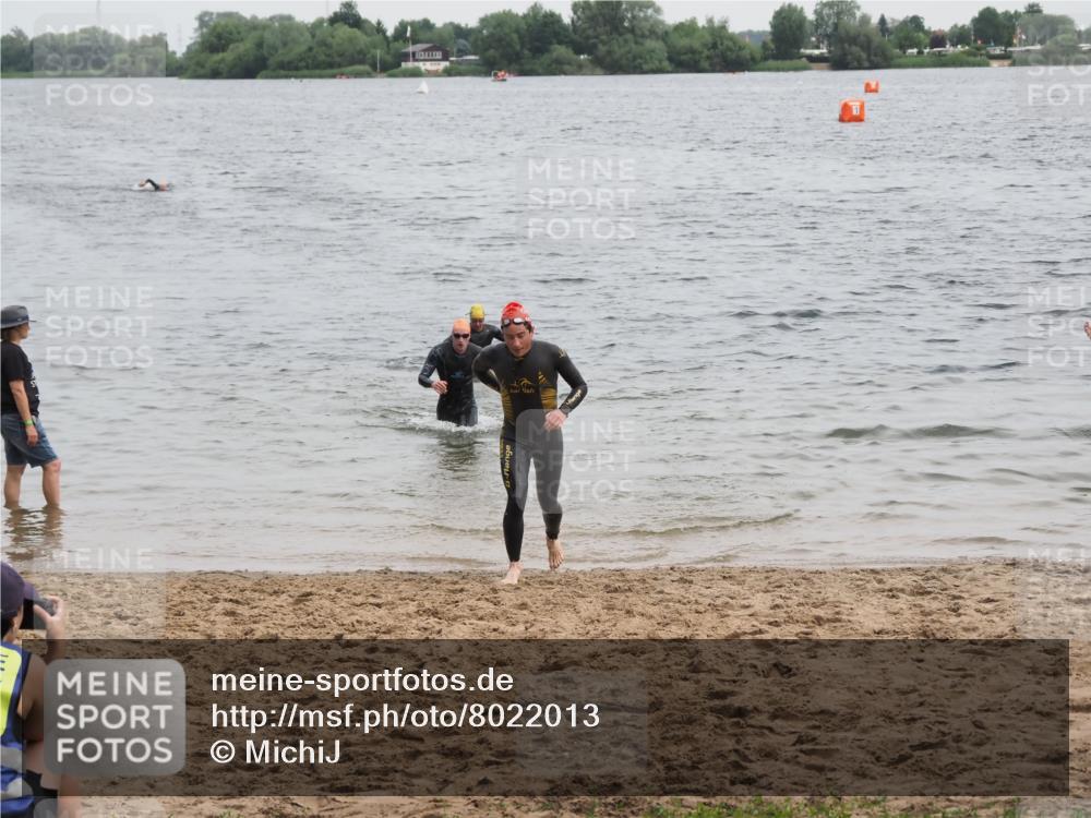 21.06.2025 - 27. Vierlanden-Triathlon MichiJ http://msf.ph/oto/8022013 15.06.2026 10:52:15 Schwimmen 652, 693, 759 meine-sportfotos.de