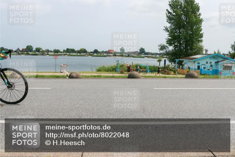 21.06.2025 - 27. Vierlanden-Triathlon H.Heesch http://msf.ph/oto/8022048 15.06.2025 12:06:05 Radfahren 207, 676 meine-sportfotos.de