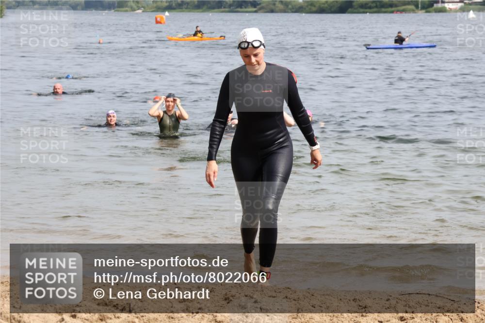 15.06.2025 - 27. Vierlanden-Triathlon Lena Gebhardt http://msf.ph/oto/8022066 15.06.2025 10:19:34 Schwimmen 503, 603 meine-sportfotos.de