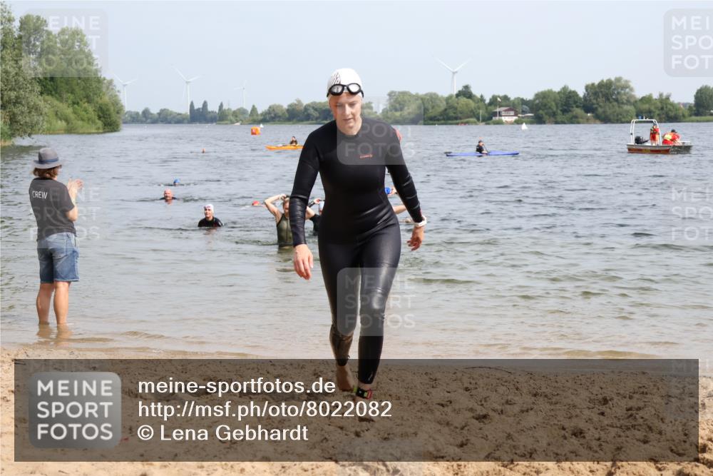 15.06.2025 - 27. Vierlanden-Triathlon Lena Gebhardt http://msf.ph/oto/8022082 15.06.2025 10:19:36 Schwimmen 503, 539, 603 meine-sportfotos.de