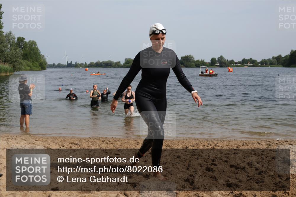 15.06.2025 - 27. Vierlanden-Triathlon Lena Gebhardt http://msf.ph/oto/8022086 15.06.2025 10:19:38 Schwimmen 503, 539, 603 meine-sportfotos.de
