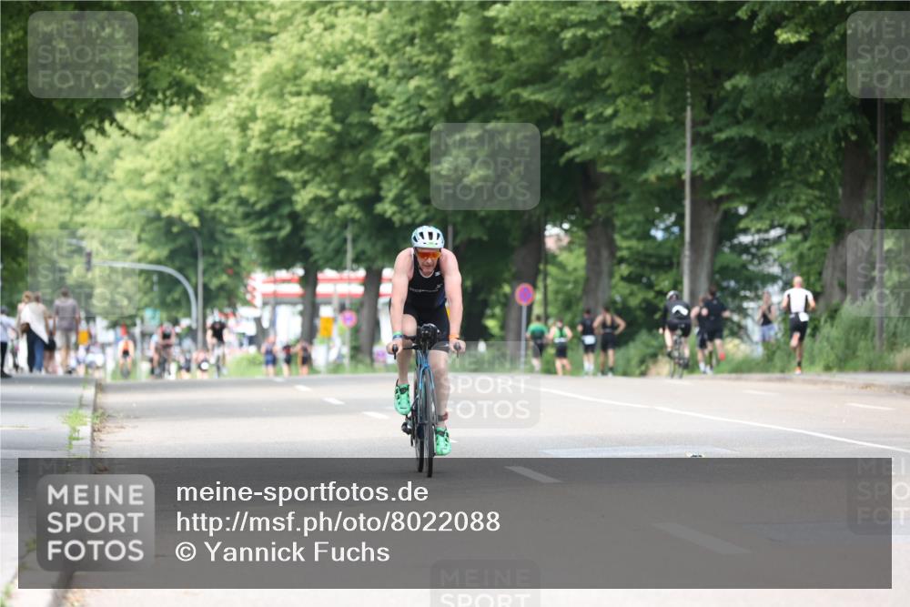 15.06.2025 - 7 Türme Triathlon Yannick Fuchs http://msf.ph/oto/8022088 15.06.2025 13:34:01 Radfahren 376, 853, 926, 1142, 1180 meine-sportfotos.de