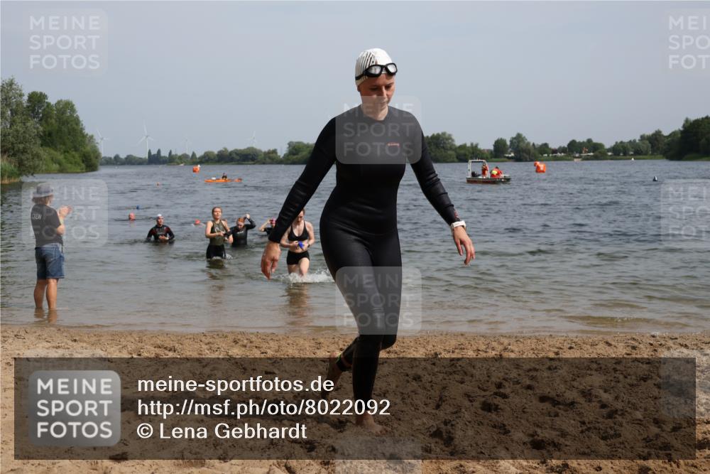 15.06.2025 - 27. Vierlanden-Triathlon Lena Gebhardt http://msf.ph/oto/8022092 15.06.2025 10:19:38 Schwimmen 503, 539, 603 meine-sportfotos.de