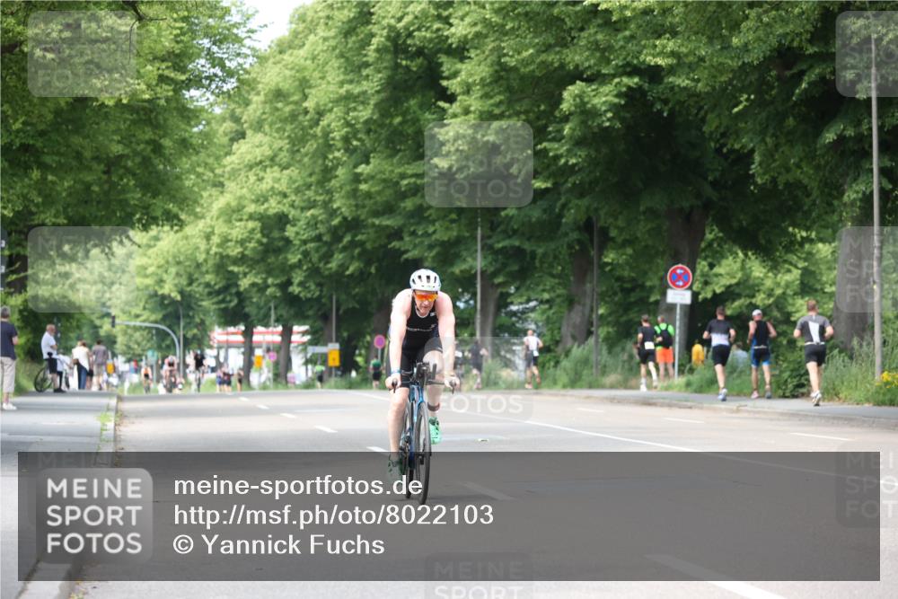 15.06.2025 - 7 Türme Triathlon Yannick Fuchs http://msf.ph/oto/8022103 15.06.2025 13:34:02 Radfahren 376, 853, 926, 1180 meine-sportfotos.de