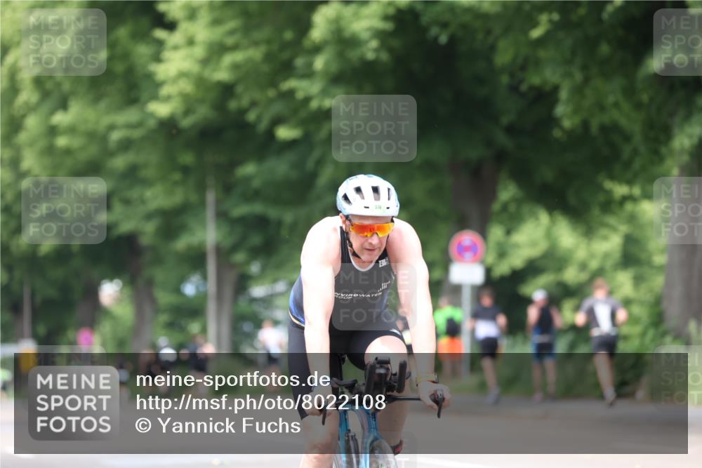 15.06.2025 - 7 Türme Triathlon Yannick Fuchs http://msf.ph/oto/8022108 15.06.2025 13:34:03 Radfahren 376, 926, 1180 meine-sportfotos.de