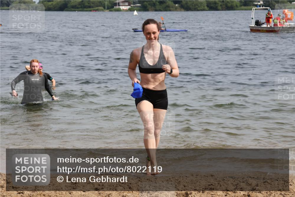 15.06.2025 - 27. Vierlanden-Triathlon Lena Gebhardt http://msf.ph/oto/8022119 15.06.2025 10:19:41 Schwimmen 503, 539, 578, 603 meine-sportfotos.de