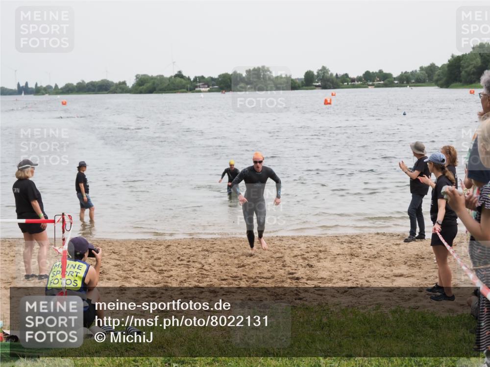 21.06.2025 - 27. Vierlanden-Triathlon MichiJ http://msf.ph/oto/8022131 15.06.2026 10:52:20 Schwimmen 652, 682, 693, 759 meine-sportfotos.de