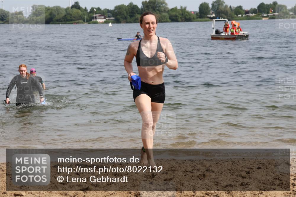 15.06.2025 - 27. Vierlanden-Triathlon Lena Gebhardt http://msf.ph/oto/8022132 15.06.2025 10:19:42 Schwimmen 500, 503, 539, 578, 603 meine-sportfotos.de