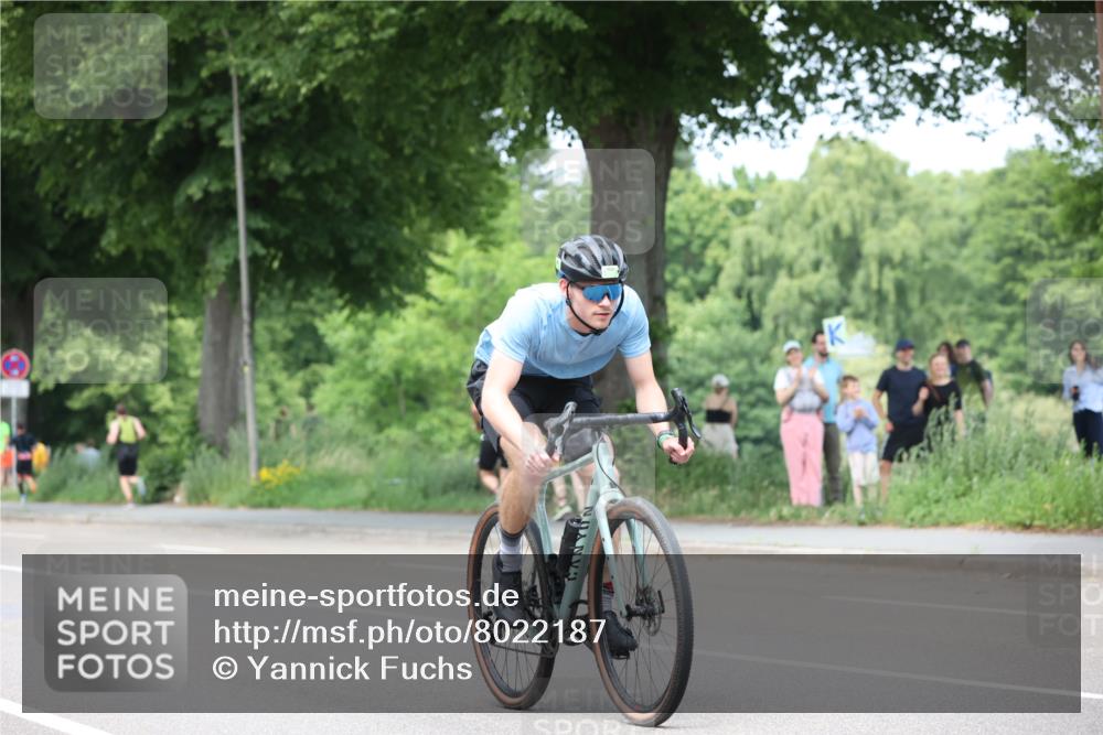 15.06.2025 - 7 Türme Triathlon Yannick Fuchs http://msf.ph/oto/8022187 15.06.2025 13:34:15 Radfahren 531, 801, 942 meine-sportfotos.de