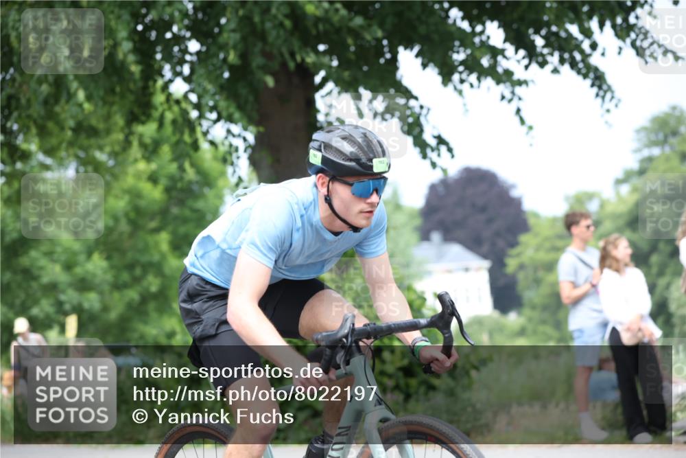 15.06.2025 - 7 Türme Triathlon Yannick Fuchs http://msf.ph/oto/8022197 15.06.2025 13:34:15 Radfahren 531, 801, 942 meine-sportfotos.de