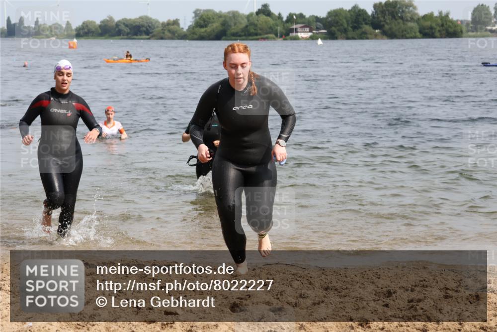 15.06.2025 - 27. Vierlanden-Triathlon Lena Gebhardt http://msf.ph/oto/8022227 15.06.2025 10:19:48 Schwimmen 500, 503, 539, 569, 578, 603 meine-sportfotos.de
