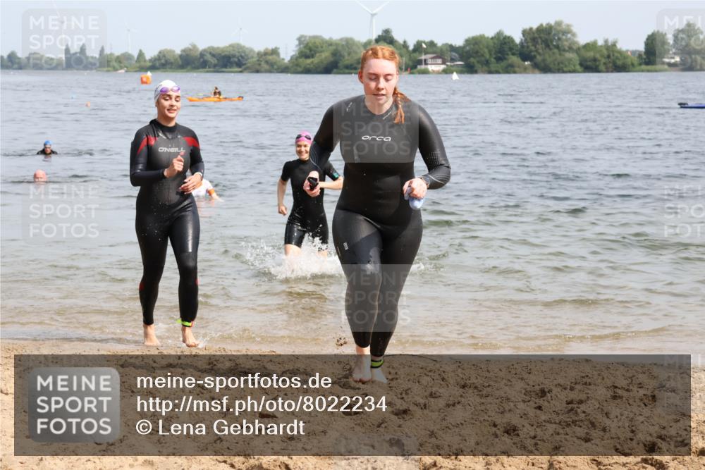 15.06.2025 - 27. Vierlanden-Triathlon Lena Gebhardt http://msf.ph/oto/8022234 15.06.2025 10:19:49 Schwimmen 500, 503, 539, 553, 569, 578, 603 meine-sportfotos.de