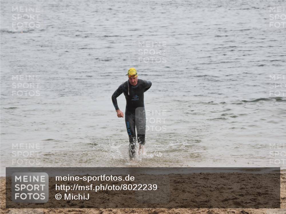 21.06.2025 - 27. Vierlanden-Triathlon MichiJ http://msf.ph/oto/8022239 15.06.2026 10:52:25 Schwimmen 652, 682, 759 meine-sportfotos.de